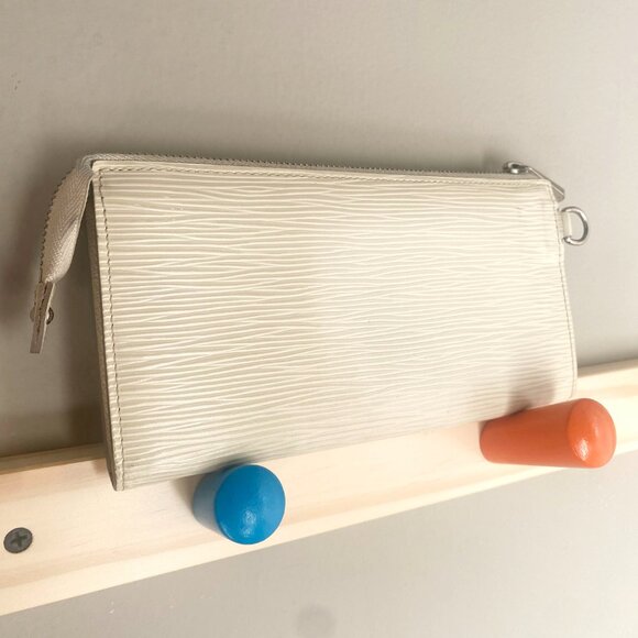 LV Epi Astrid Wristlet Clutch Wallet in Ivory w/ Silver Hardware CT4089 - Picture 15 of 17